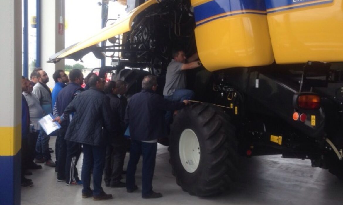 New Holland Harvest Master CX8000 Elevation – Curso de manejo y cuidado