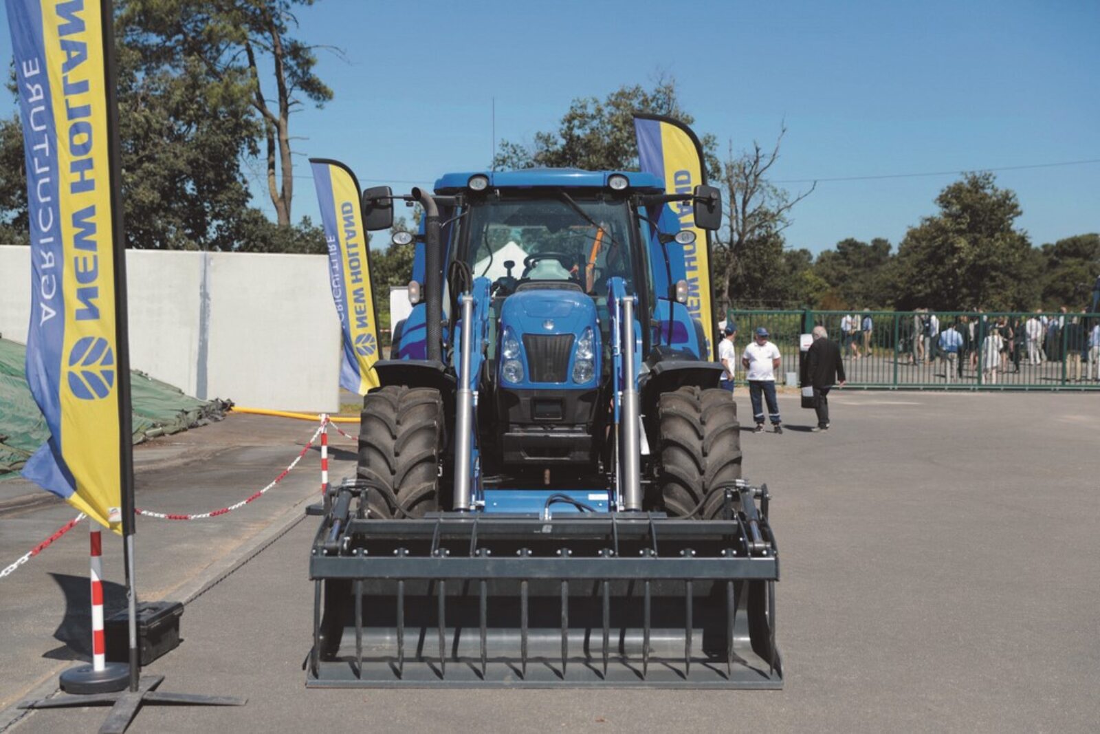 New Holland presenta su prototipo de tractor alimentado con metano, el New Holland T6.180 Methane Power