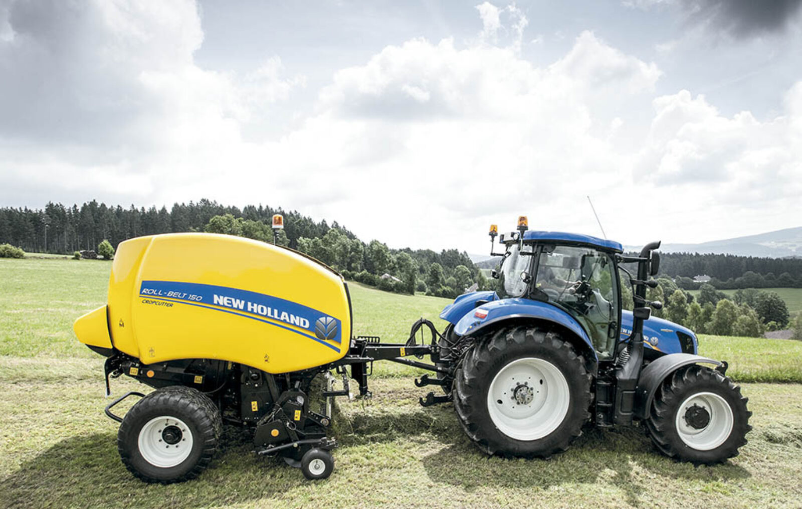 New Holland mejora las empacadoras de cámara variable Roll-Belt